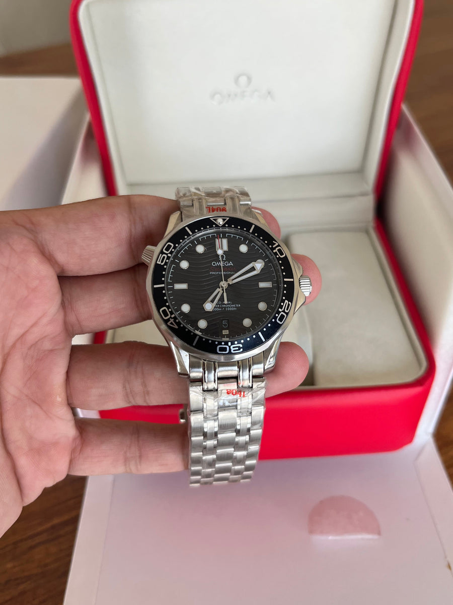 Diver 300 - Black Dial - Stainless Steel Bracelet