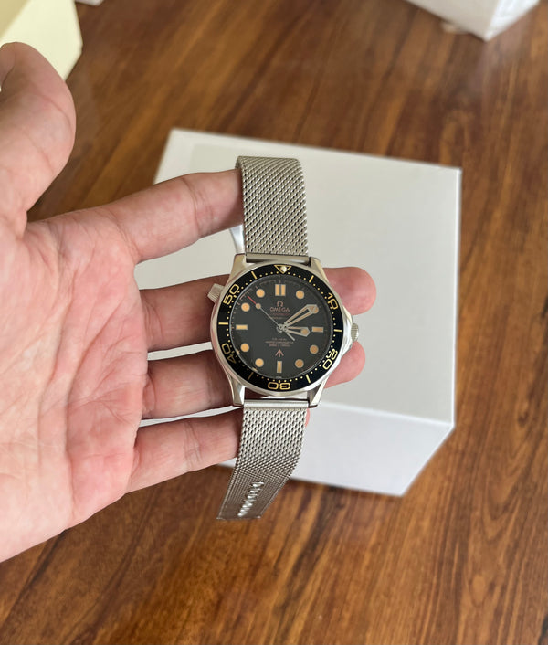 Seamaster Diver 300 007 James Bond Watch - Black/Khaki - Mesh Bracelet