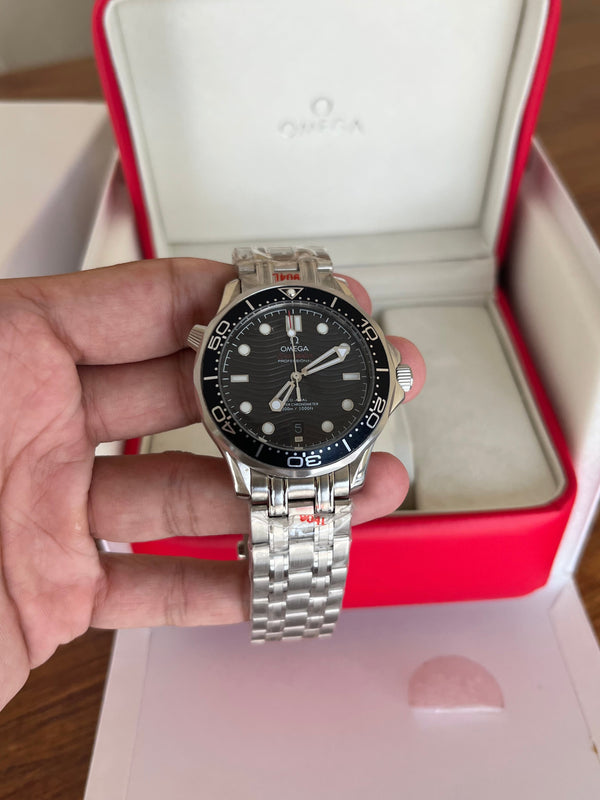 Diver 300 - Black Dial - Stainless Steel Bracelet