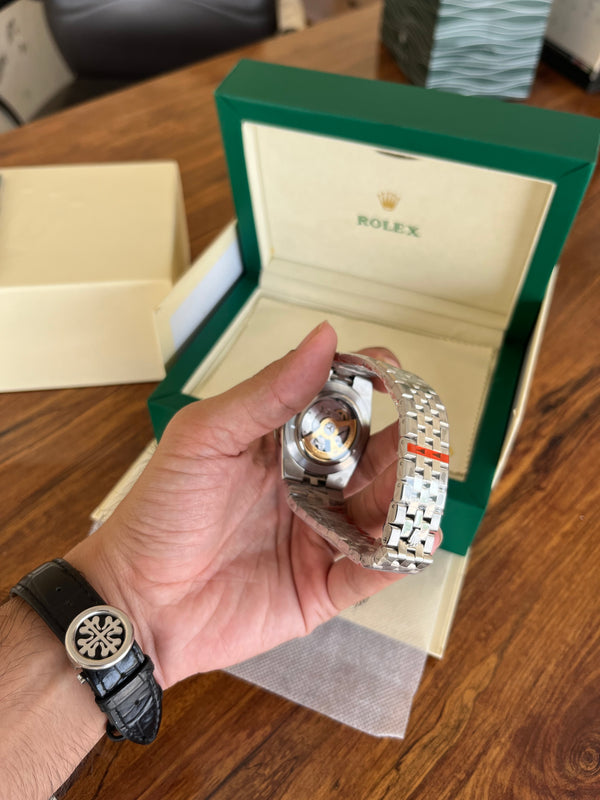 Land Dweller - White Dial - Silver Bracelet