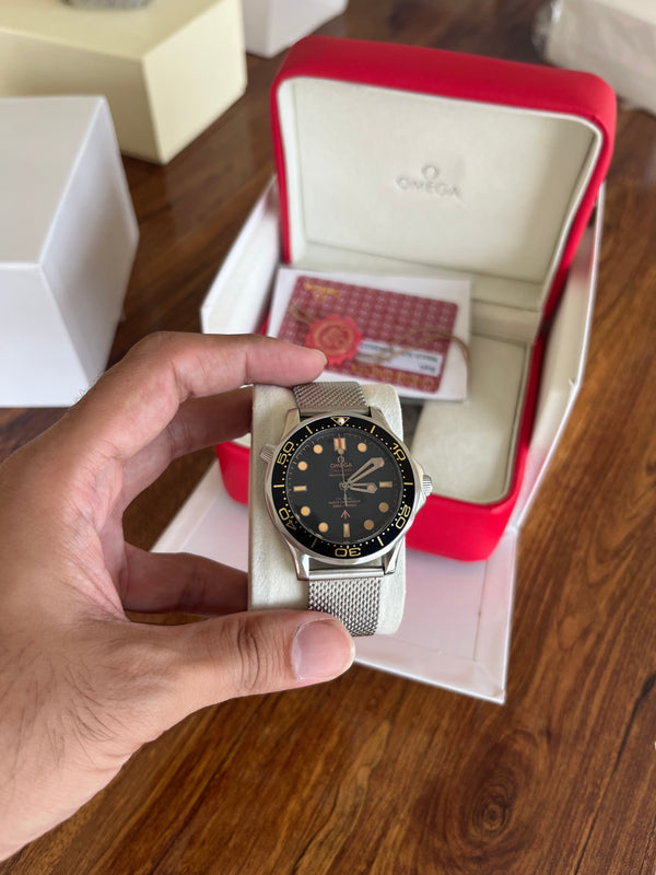 Seamaster Diver 300 007 James Bond Watch - Black/Khaki - Mesh Bracelet