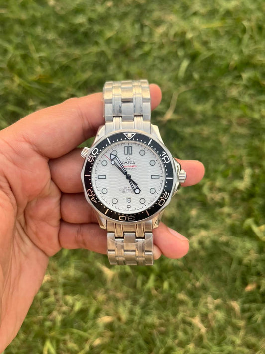 Seamaster Diver 300 - Classic White and Silver